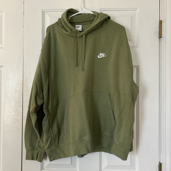 Nike Men's Classic Green Hoodie - Picture 1 of 5